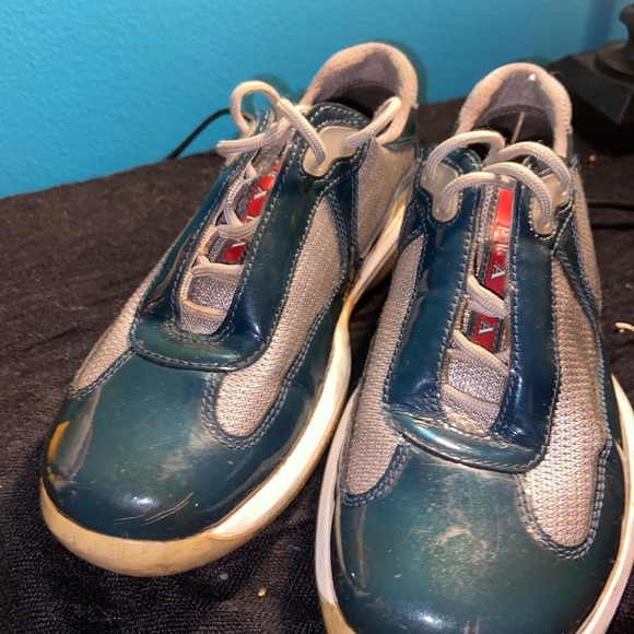 Women Prada shoes - Picture 2 of 4